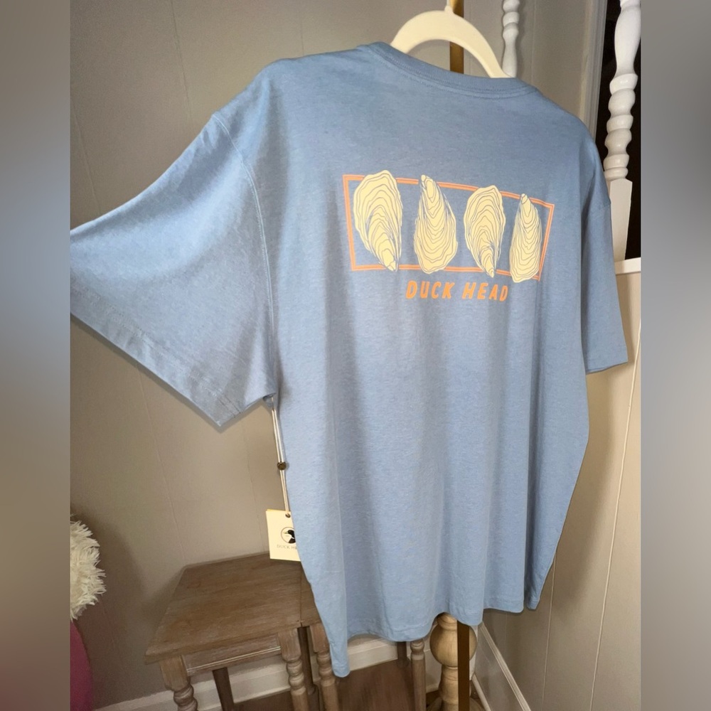 Duck Head Size Large pretty Blue Tee with Coastal themed Oyster Graphics NEW!